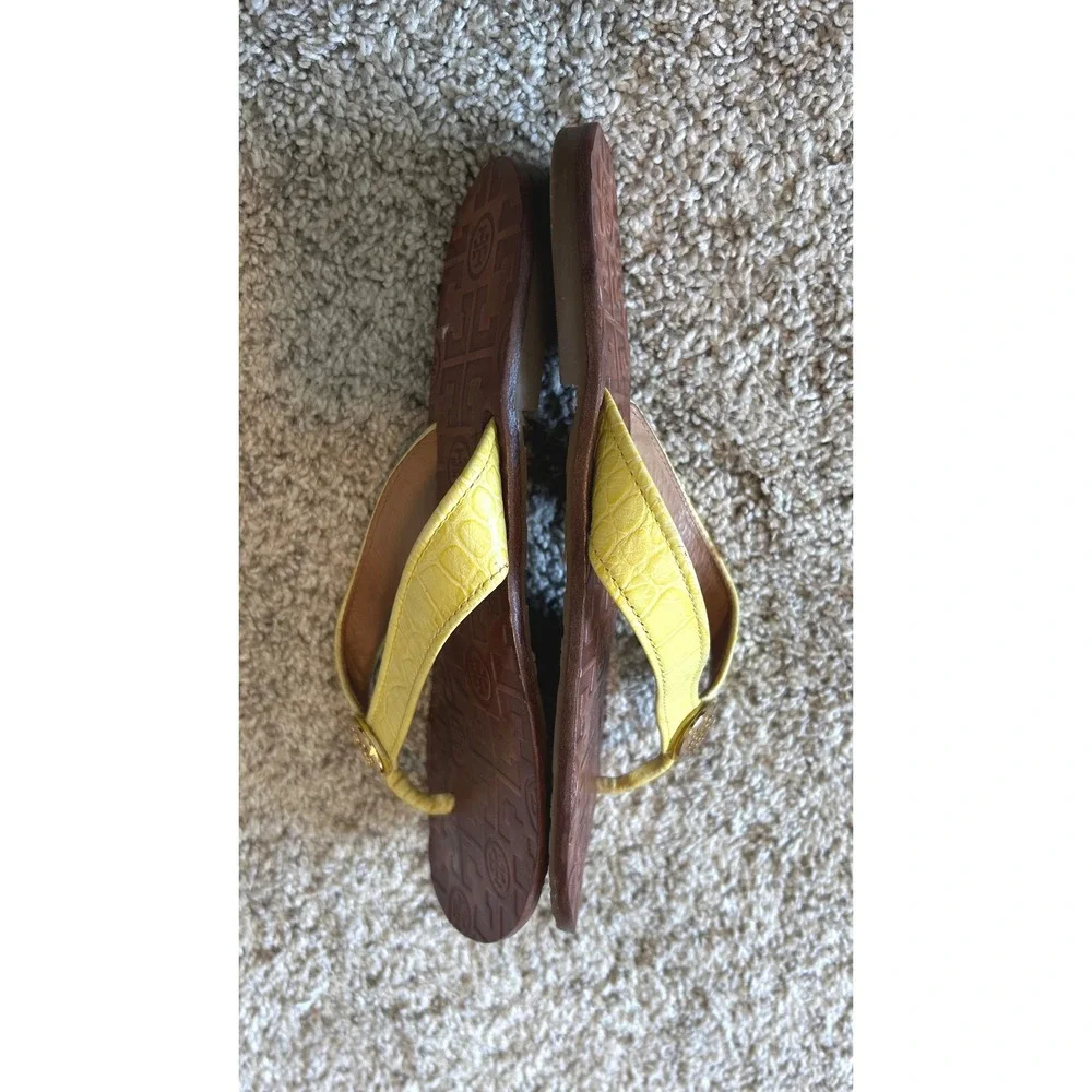 Tory Burch Thora Sandals Yellow Croc Embossed Leather Logo Thong Slides 7M